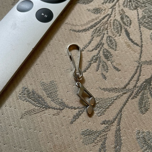Music note charm available 🎶🎵 - Picture 1 of 1